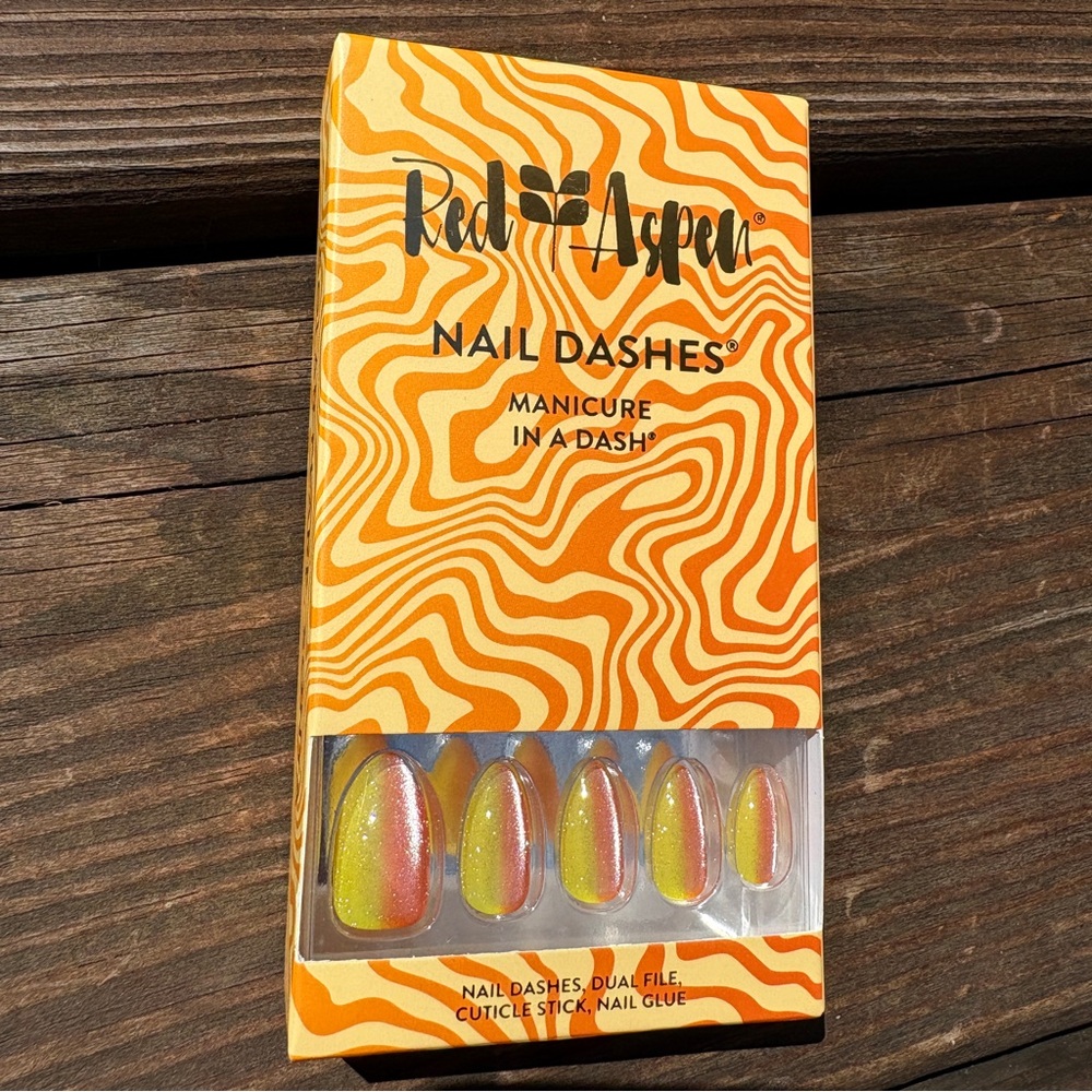 RED ASPEN NAIL DASH KIT Manicure